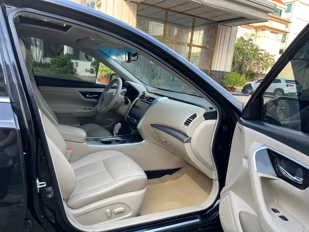 NISSAN TEANA 2019