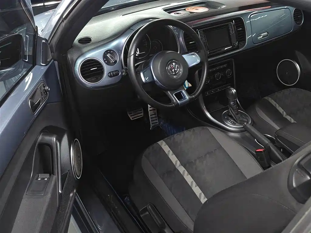 VOLKSWAGEN BEETLE 2018