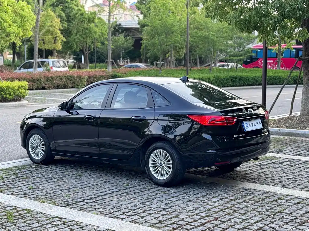 FORD ESCORT 2016