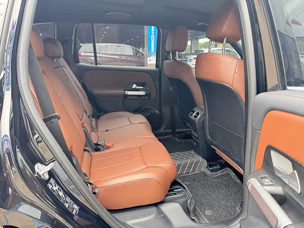 MERCEDES BENZ GLB 2023