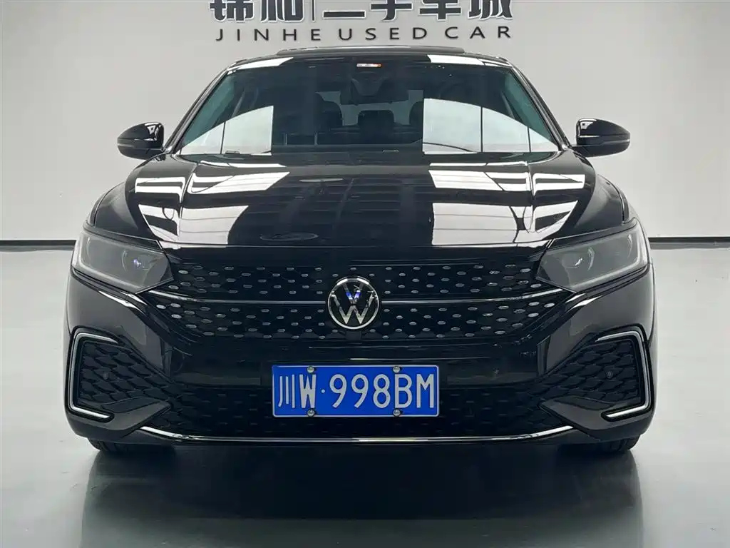 VOLKSWAGEN PASSAT 2021