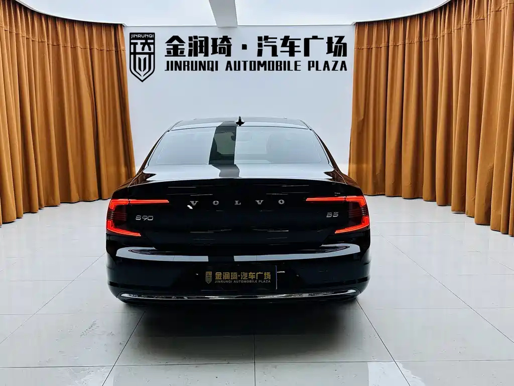 VOLVO S90 2022