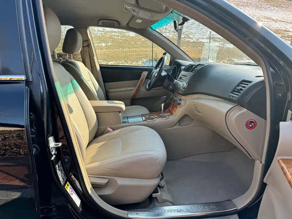 TOYOTA HIGHLANDER 2009