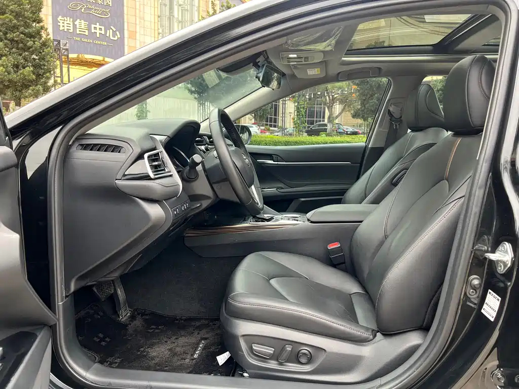 TOYOTA CAMRY 2019