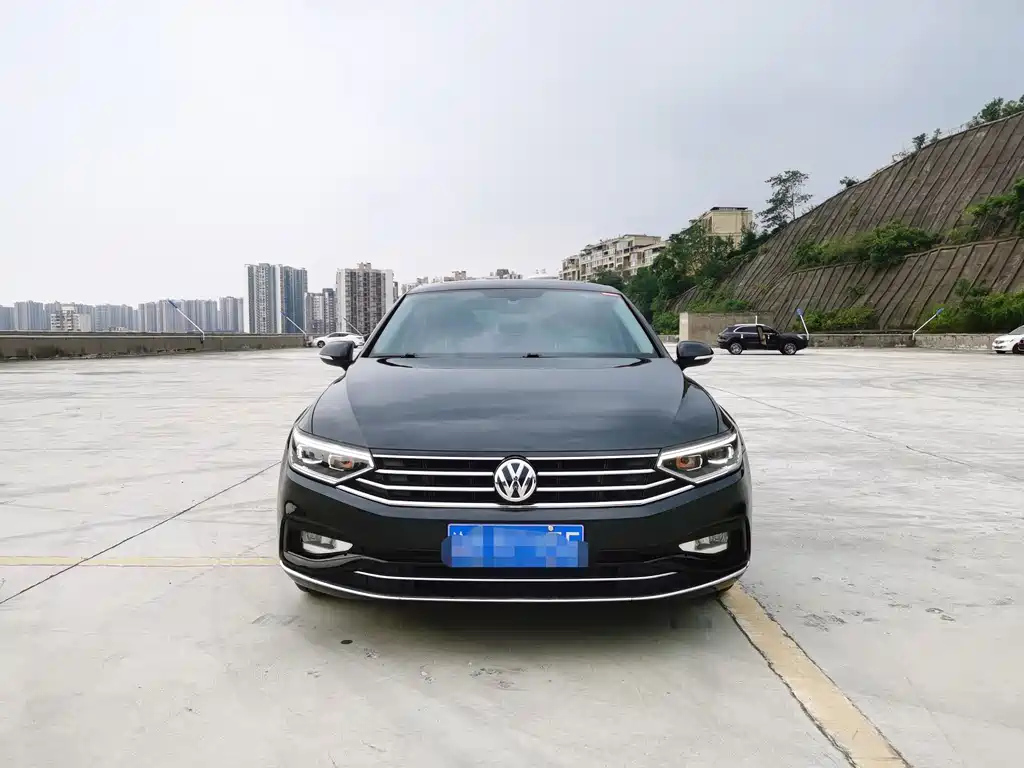 VOLKSWAGEN MAGOTAN 2020