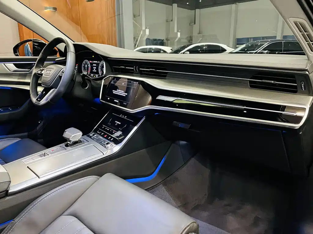 AUDI A6L 2021