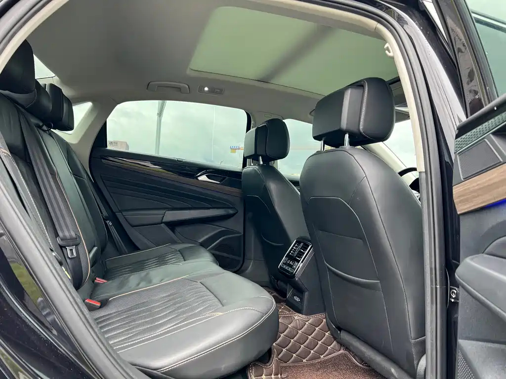 VOLKSWAGEN PASSAT 2020