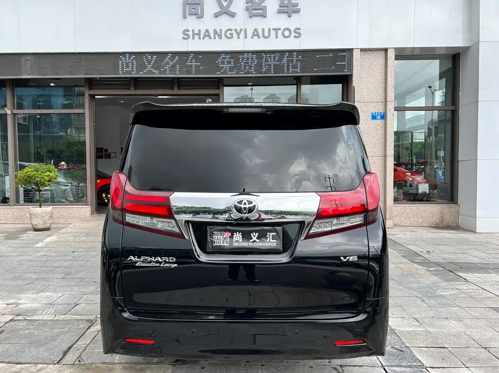 TOYOTA ALPHARD 2018