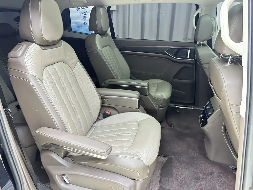 VOLKSWAGEN VILORAN 2023