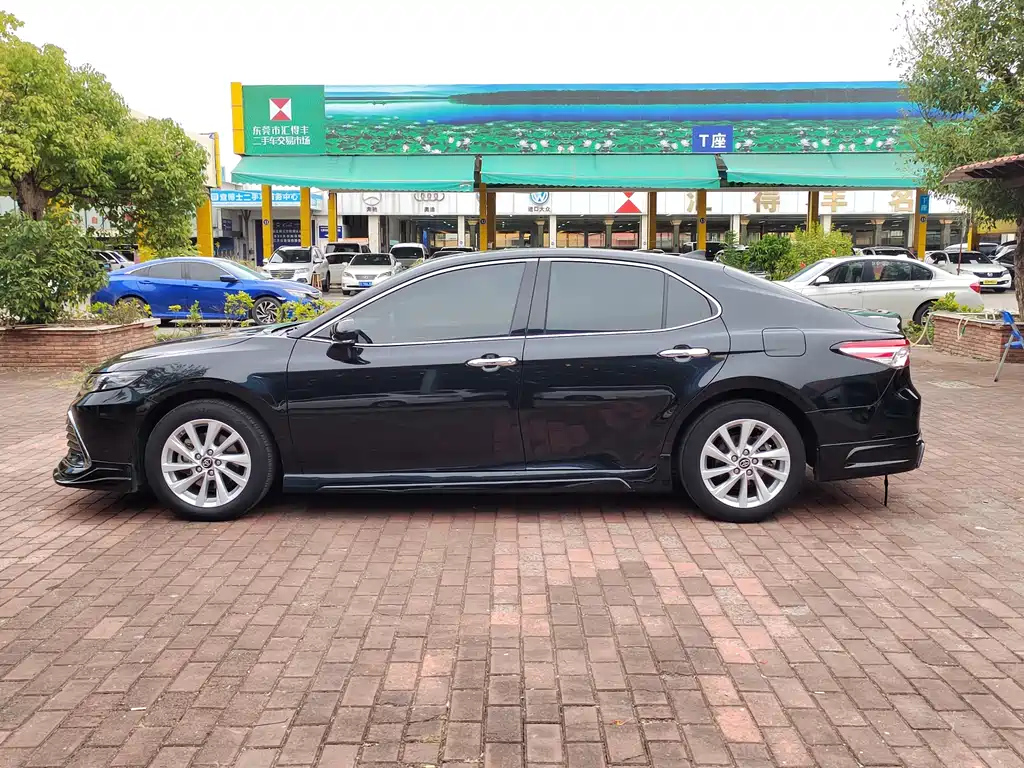 TOYOTA CAMRY 2021