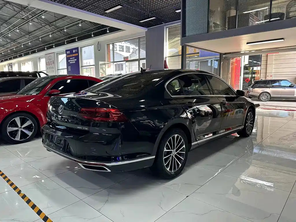 VOLKSWAGEN MAGOTAN 2020