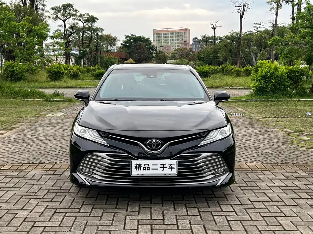 TOYOTA CAMRY 2019