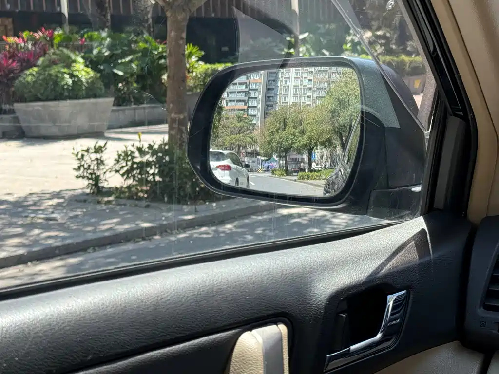 TOYOTA HIGHLANDER 2011