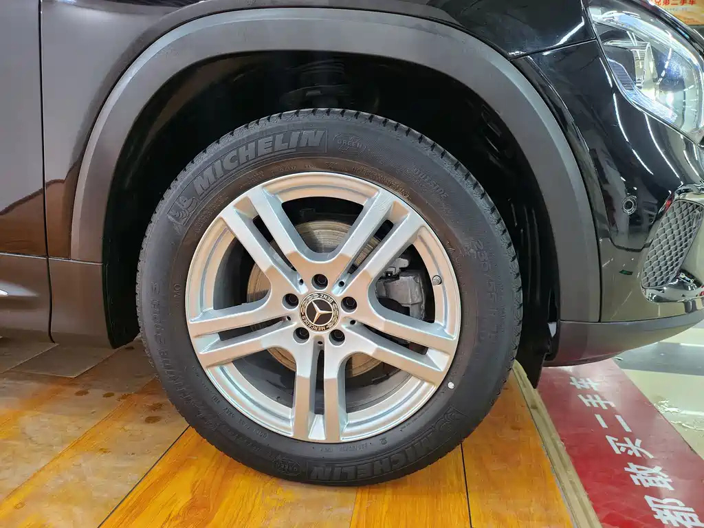 MERCEDES BENZ GLB 2021