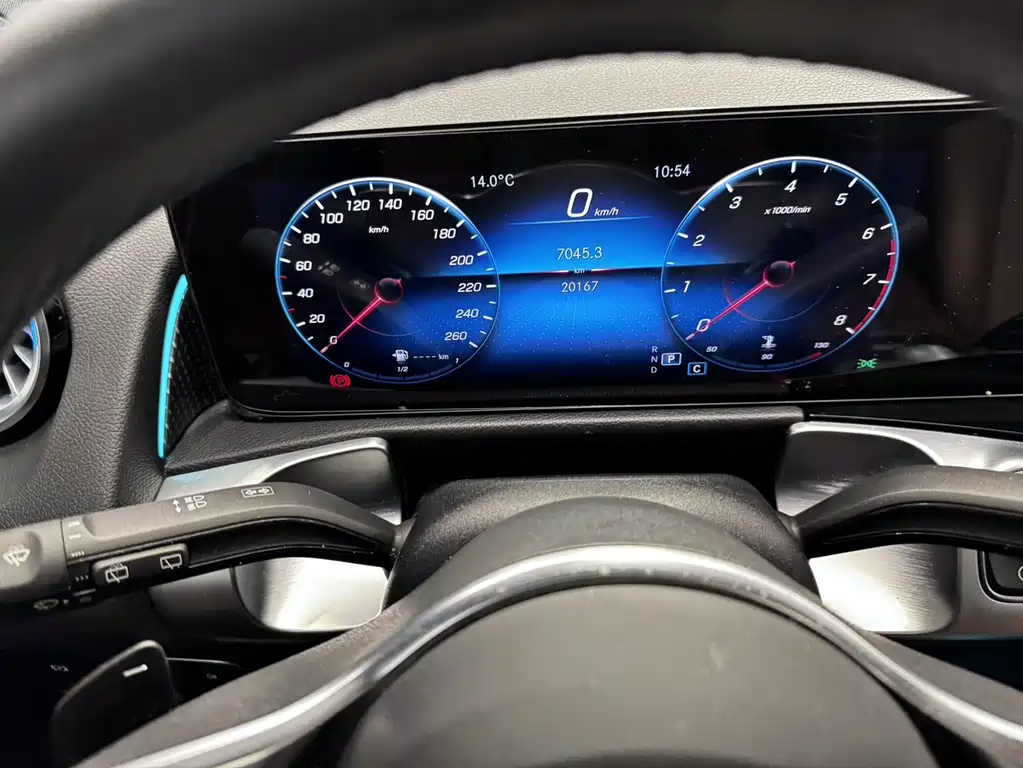 MERCEDES BENZ GLB 2023