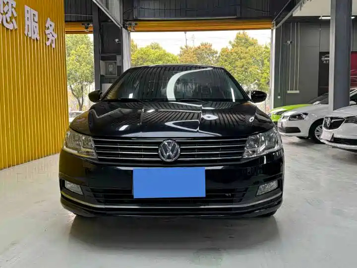 VOLKSWAGEN LAVIDA 2016