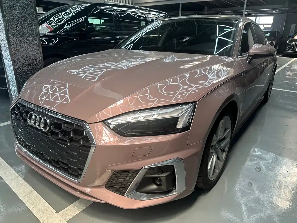 AUDI A5 2022