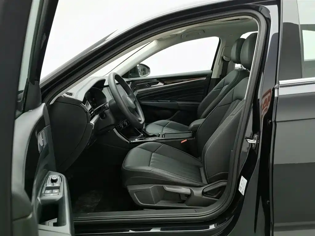 VOLKSWAGEN PASSAT 2022