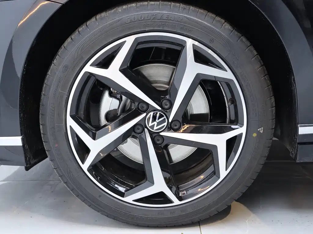 VOLKSWAGEN MAGOTAN 2024