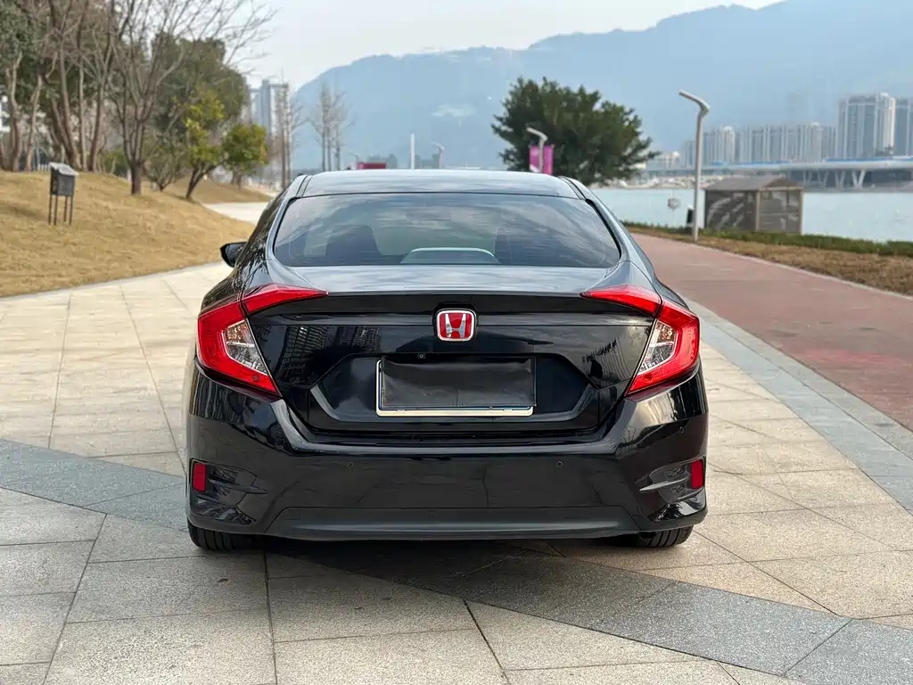 HONDA CIVIC 2019
