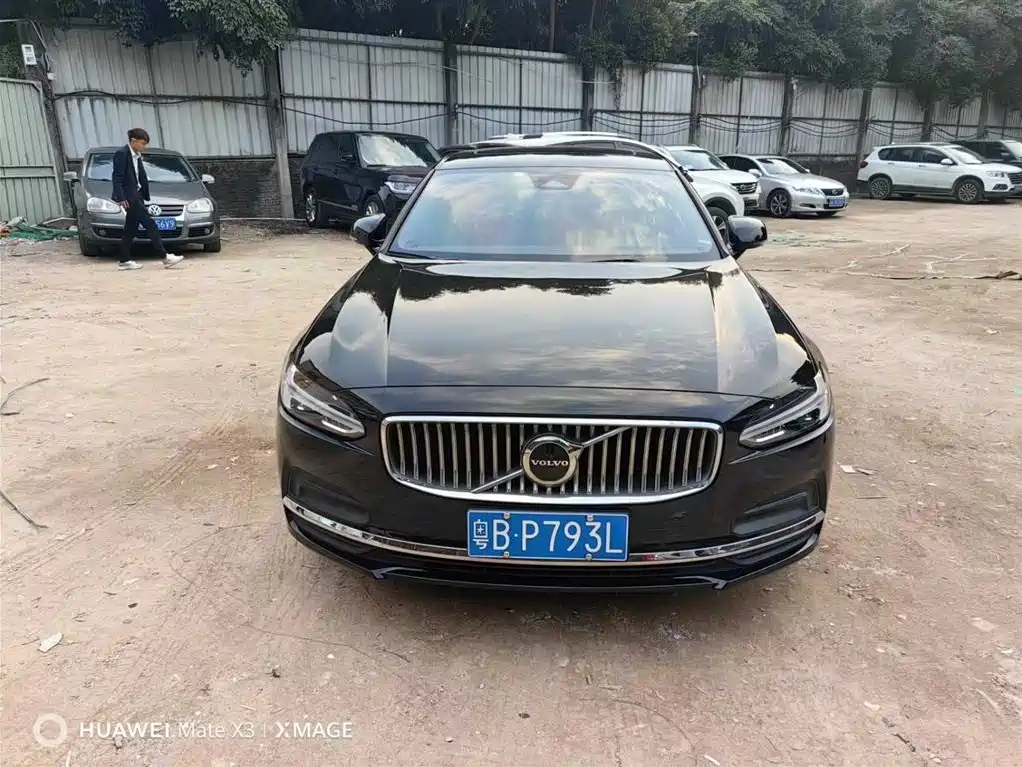 VOLVO S90 2023