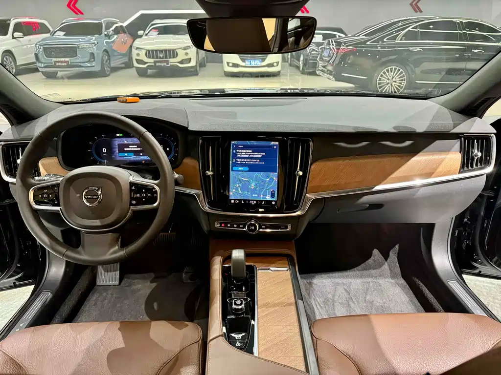 VOLVO S90 2024