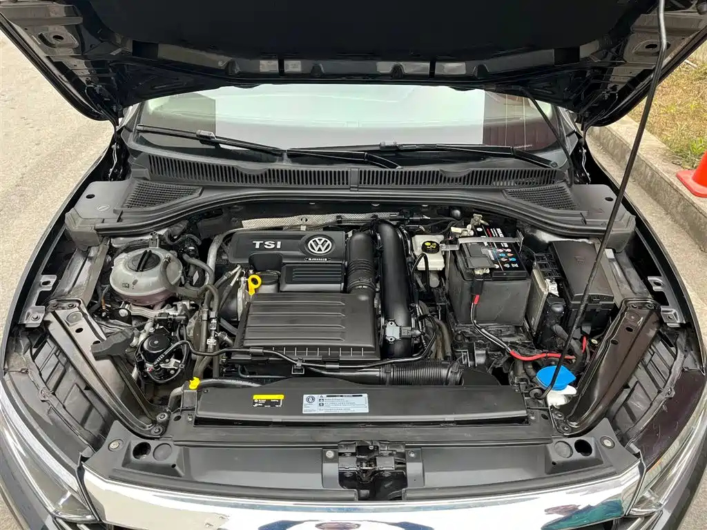VOLKSWAGEN SAGITAR 2020