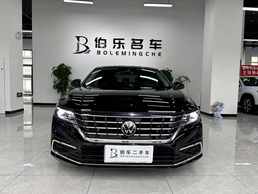 VOLKSWAGEN PASSAT 2023