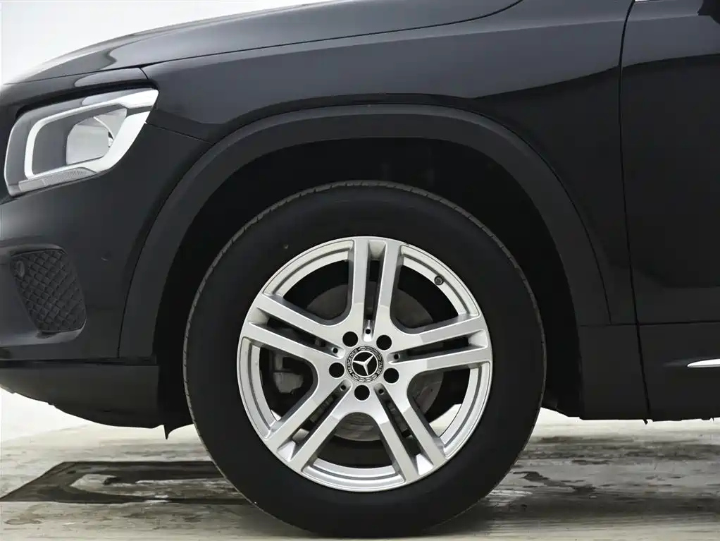 MERCEDES BENZ GLB 2021