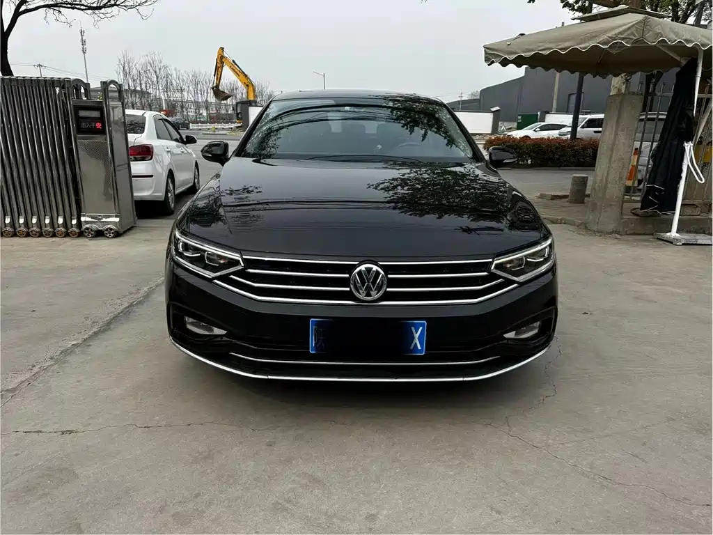 VOLKSWAGEN MAGOTAN 2020