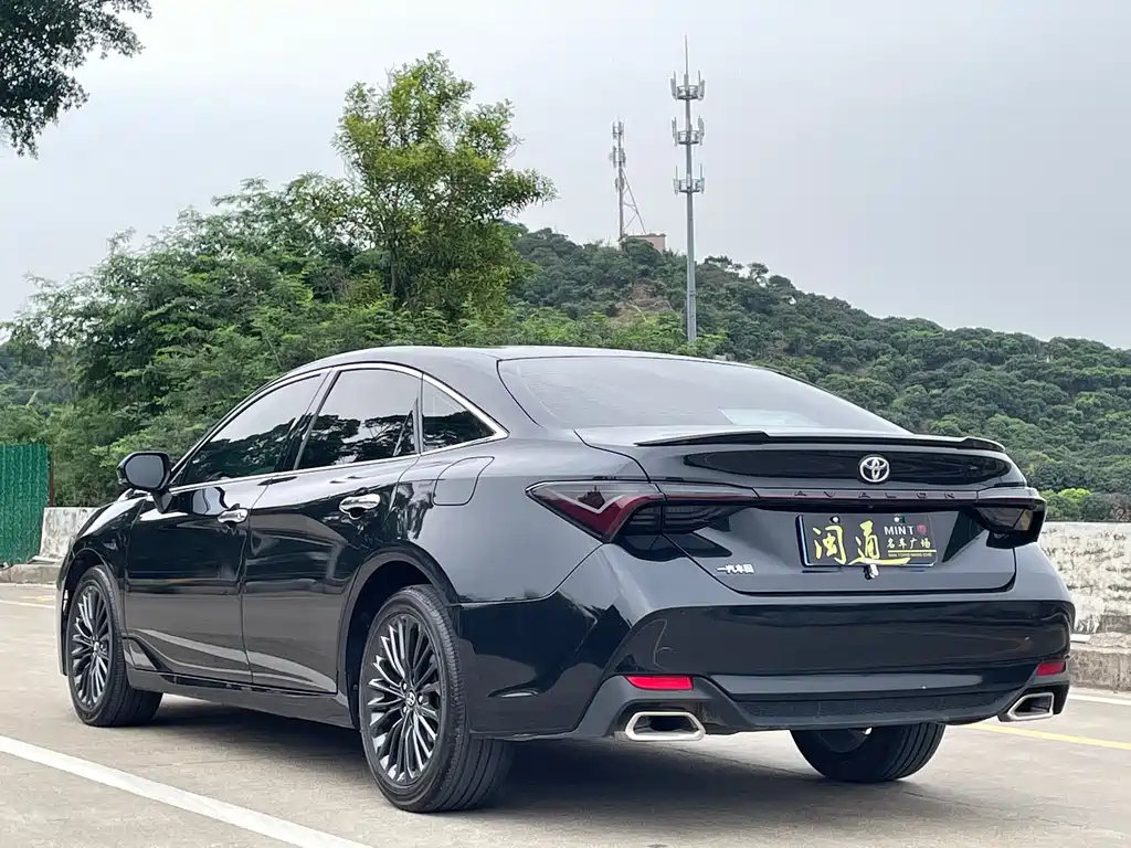 TOYOTA AVALON 2020