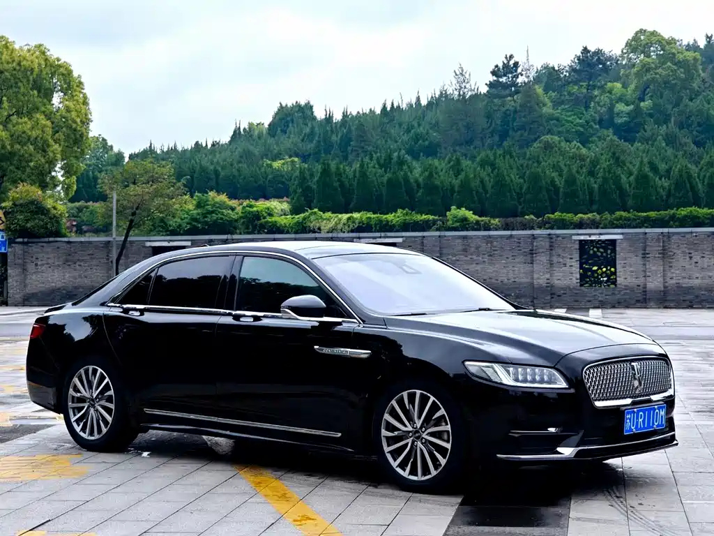 LINCOLN CONTINENTAL 2020
