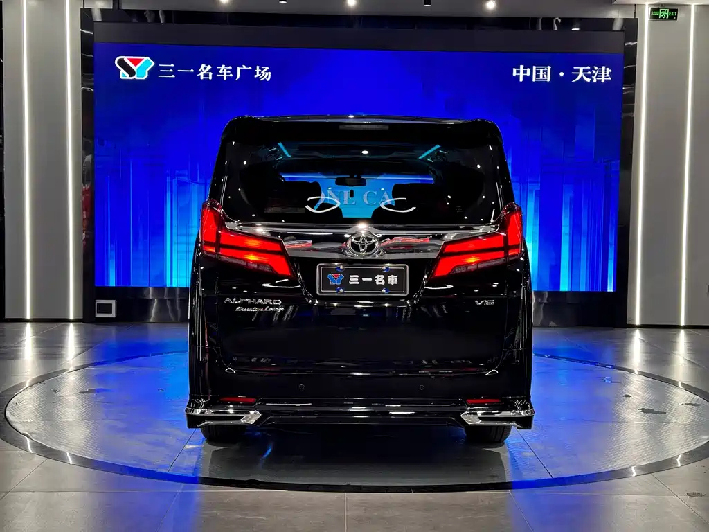TOYOTA ALPHARD 2017