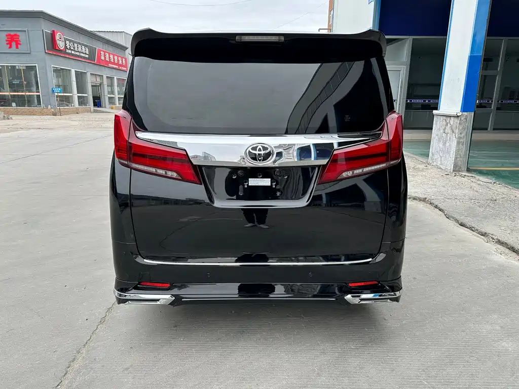TOYOTA ALPHARD 2016