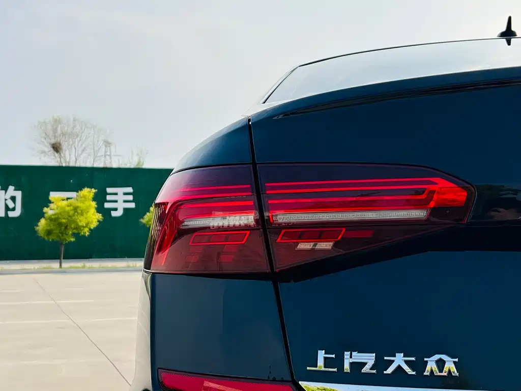 VOLKSWAGEN PASSAT 2020