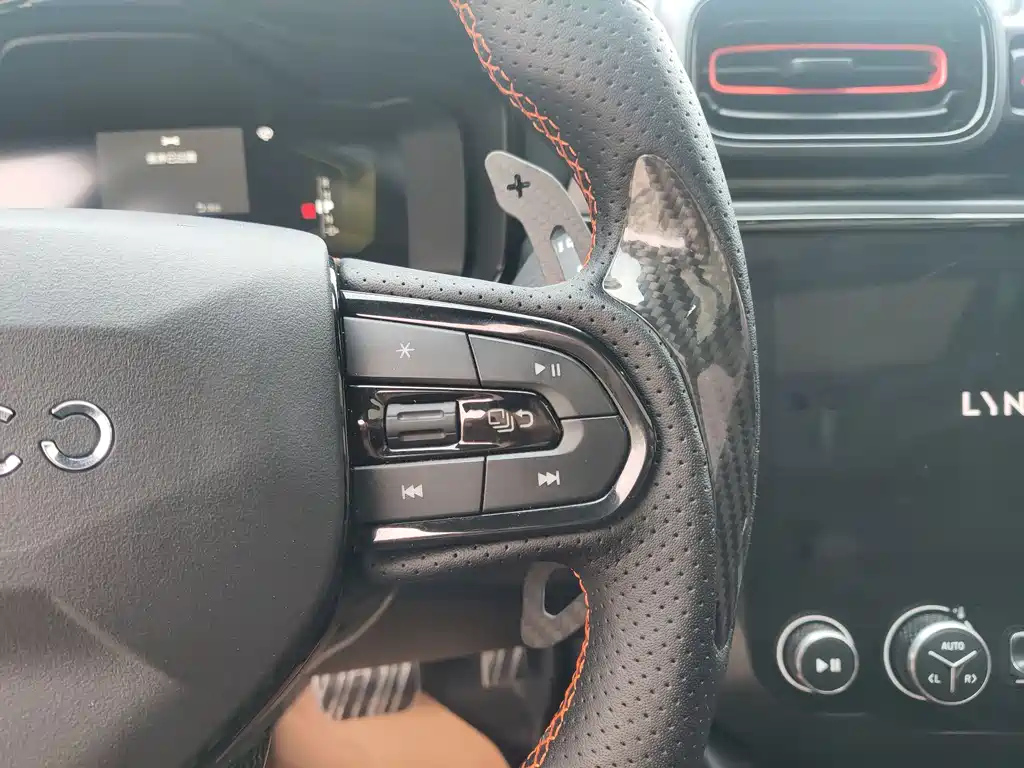 LYNK&CO 02 HATCHBACK 2021