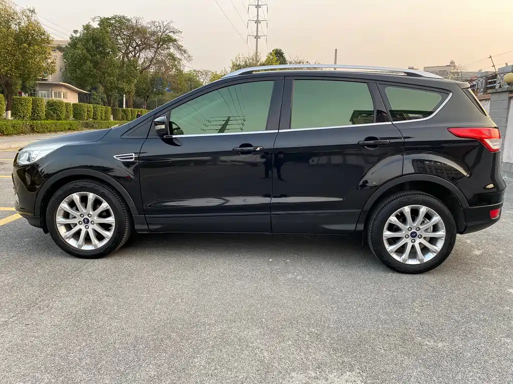 FORD ESCAPE 2015