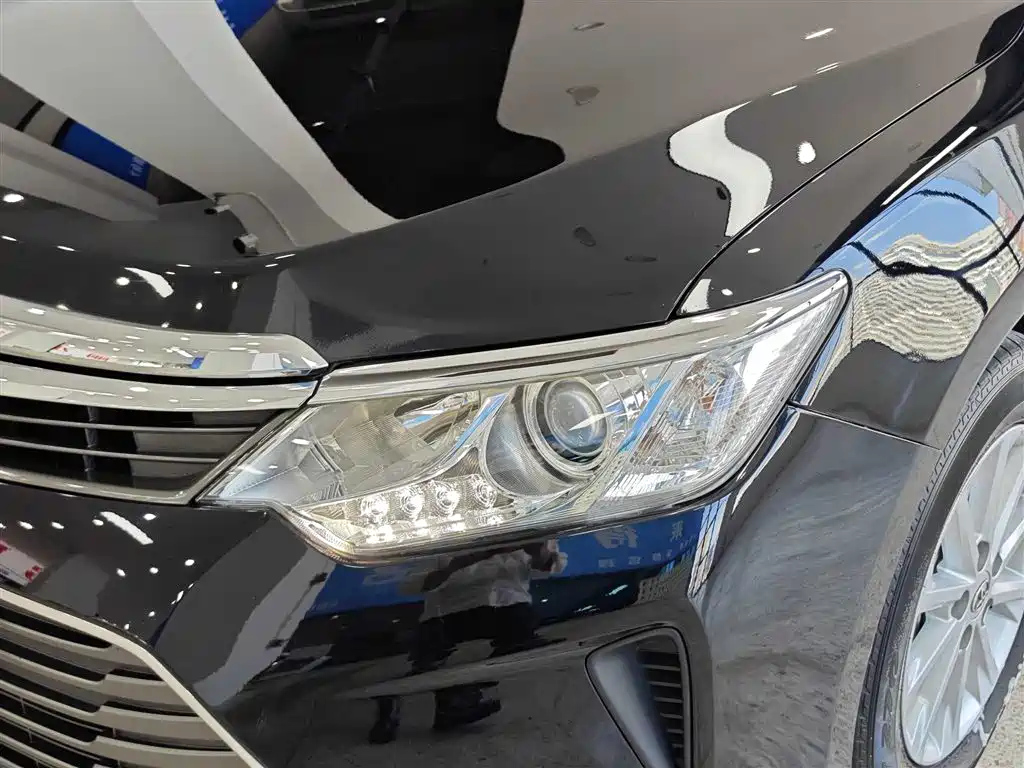 TOYOTA CAMRY 2015
