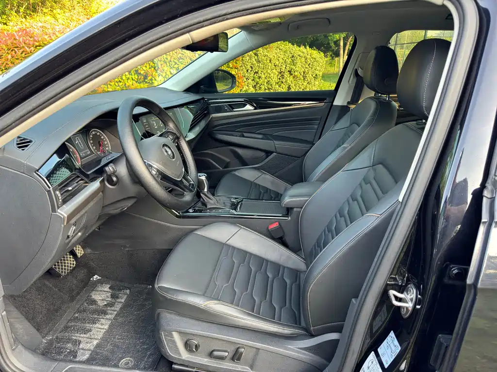 VOLKSWAGEN PASSAT 2020