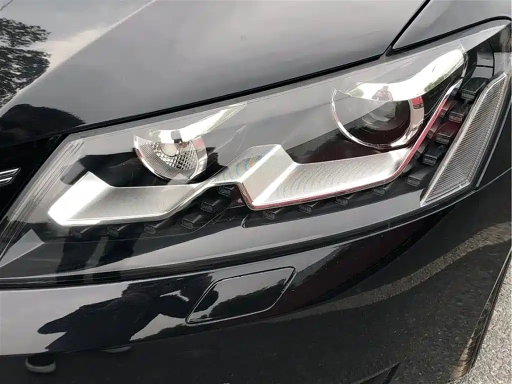 VOLKSWAGEN PASSAT 2012