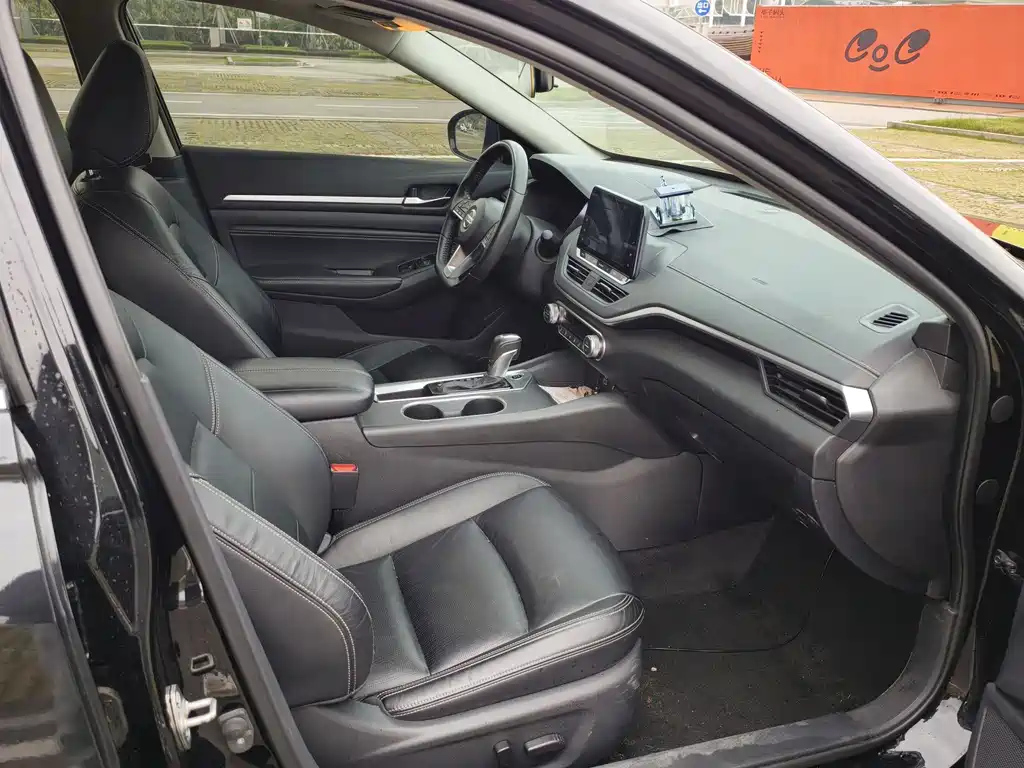 NISSAN TEANA 2019