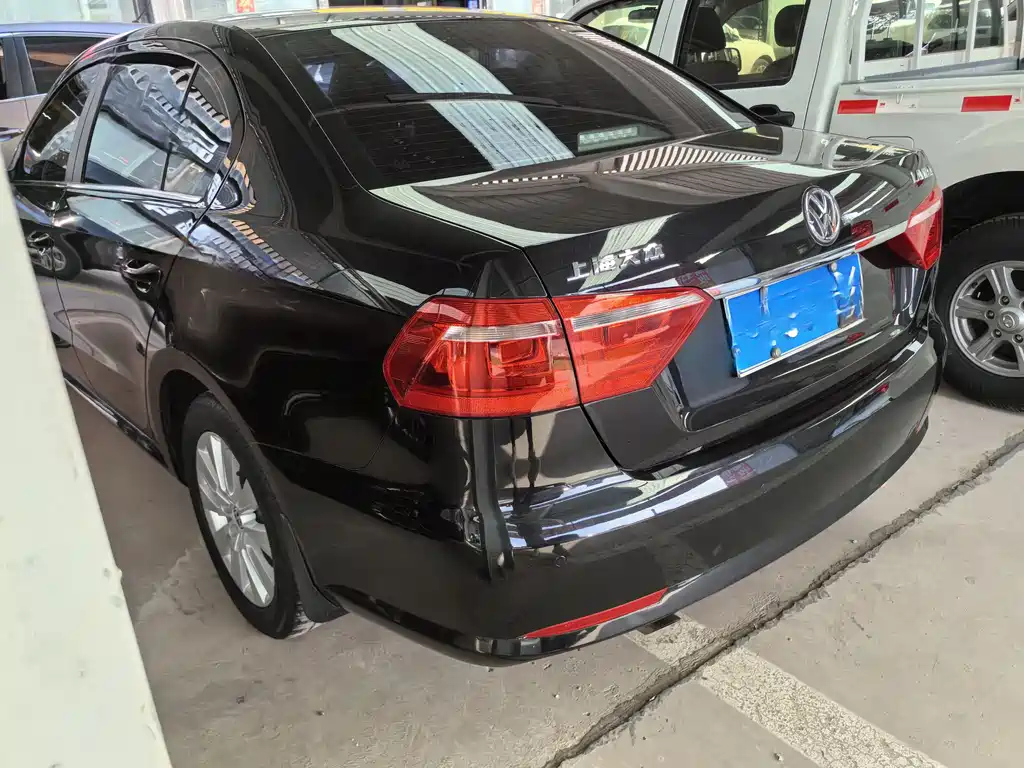 VOLKSWAGEN LAVIDA 2015