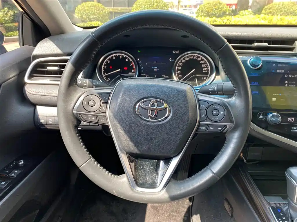 TOYOTA CAMRY 2020