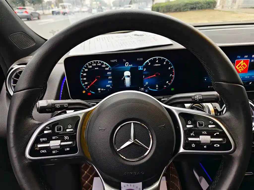 MERCEDES BENZ GLB 2020