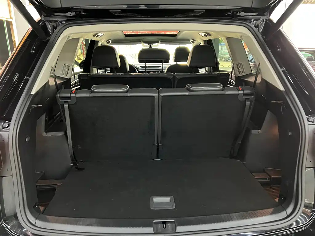 VOLKSWAGEN TOURAN 2021