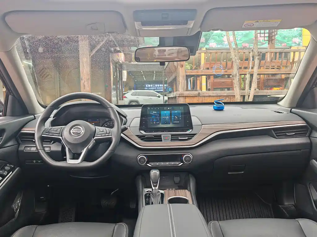 NISSAN TEANA 2022