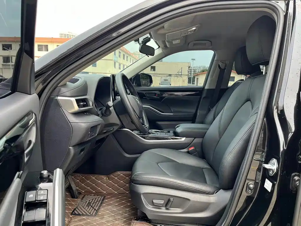 TOYOTA HIGHLANDER 2023