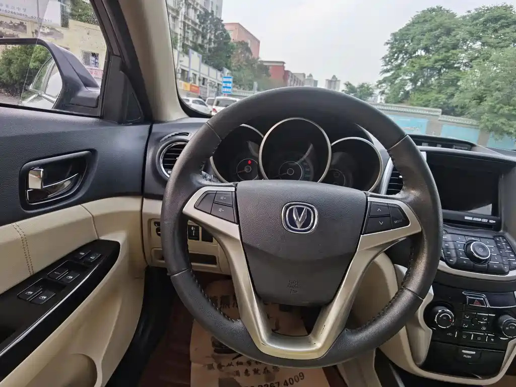 CHANGAN EADO 2013