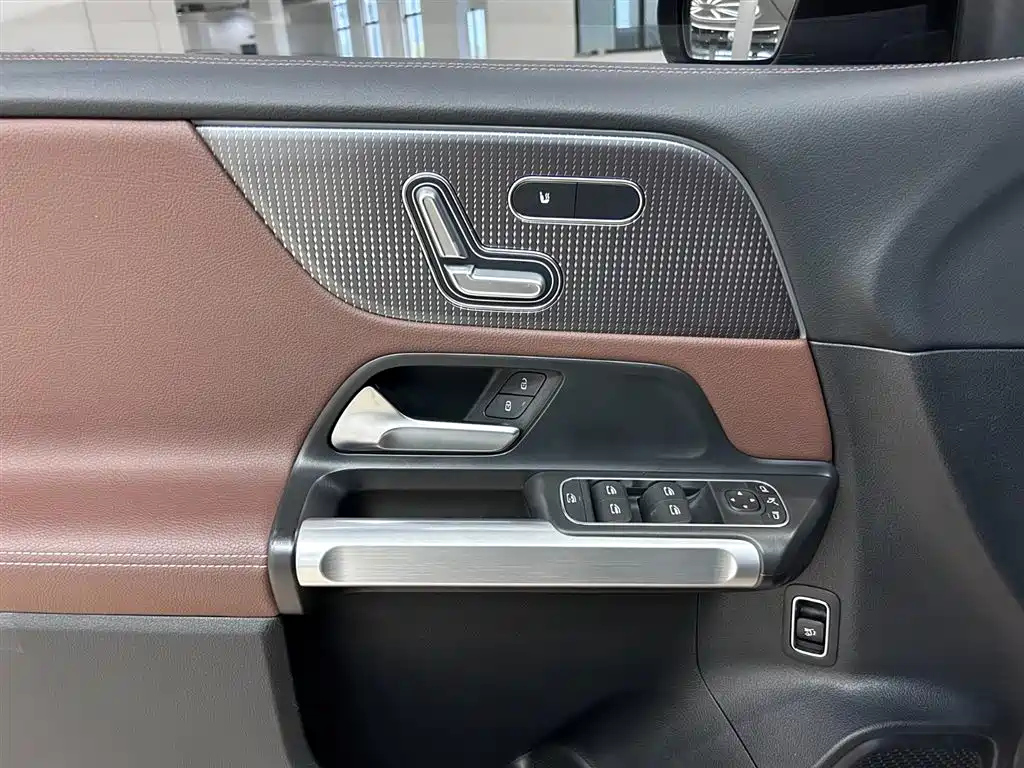 MERCEDES BENZ GLB 2022