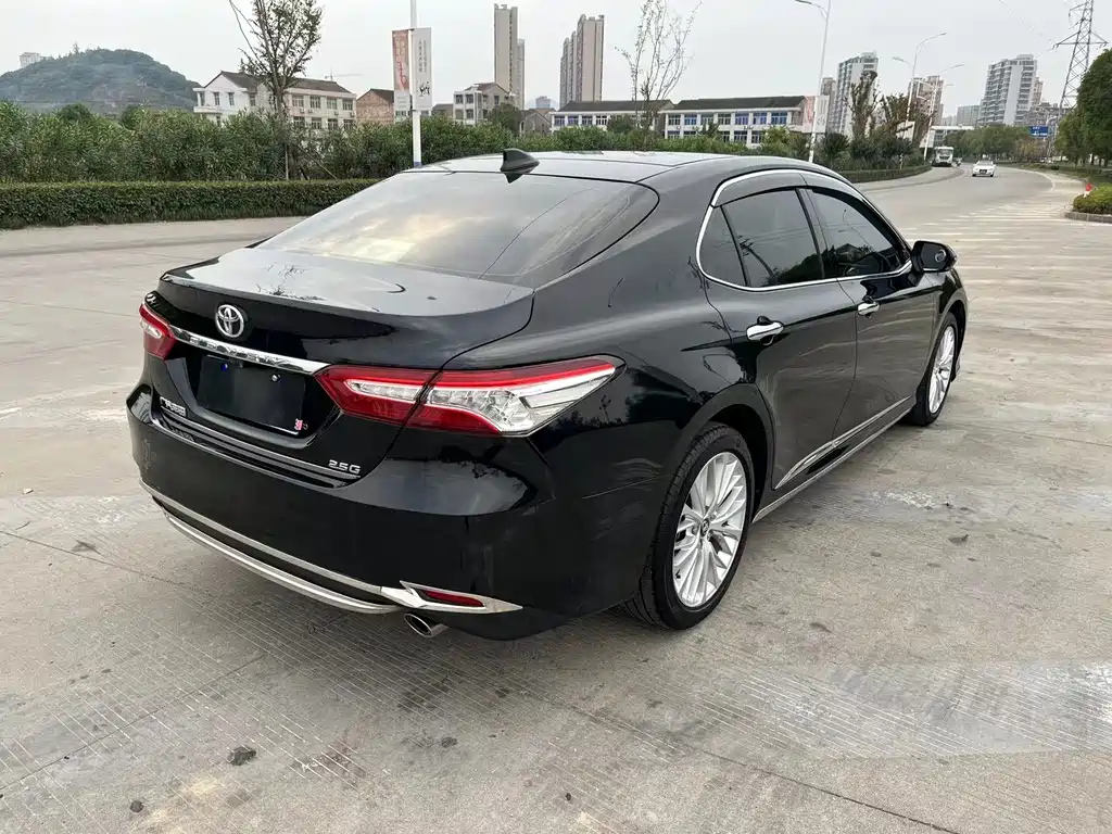 TOYOTA CAMRY 2020